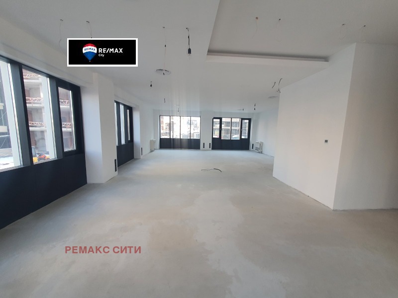 Дава под Наем ОФИС в град София, Кръстова вада - 157 кв.м / 3 140 € » 6 141.31 лв., РЕМАКС СИТИ