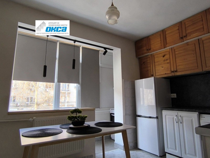 Дава под Наем 3-СТАЕН в град Плевен, Идеален център - 75 кв.м / 550 € » 1 075.71 лв., ОКСА - ЕООД