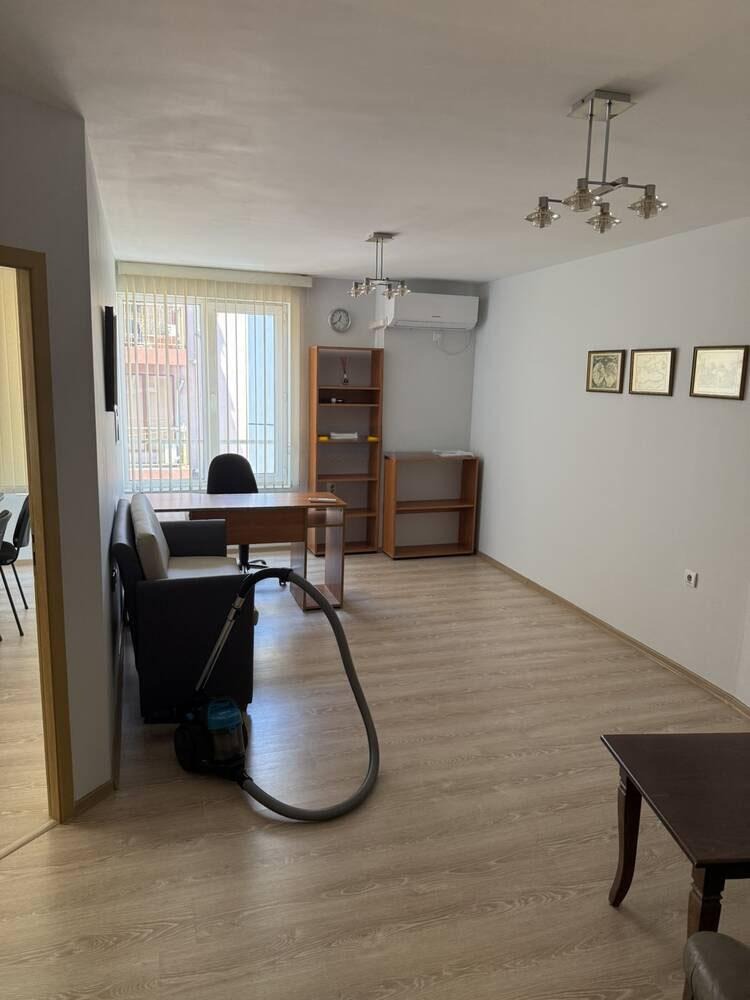 Дава под наем  Офис град Бургас , Център , 50 кв.м | 41683906