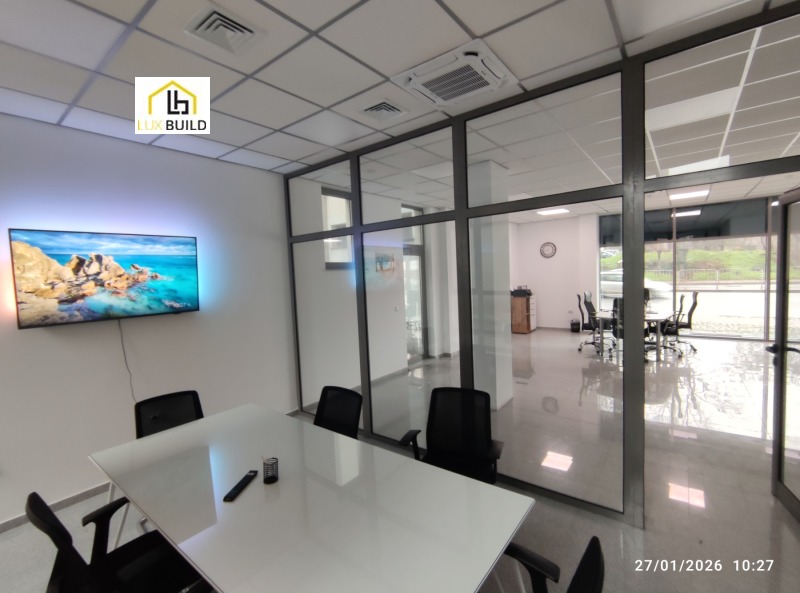 Дава под Наем ОФИС в град Пловдив, Център - 85 кв.м / 980 € » 1 916.71 лв., ЛУКС БИЛД ООД