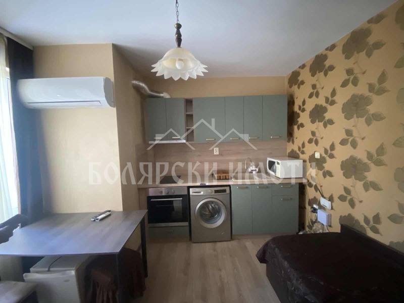 Дава под нем  3-стаен, град Велико Търново, Център •  410 EUR • ID 22158608 — holmes.bg - [1] 