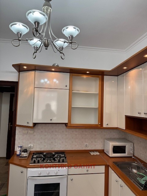 Дава под наем 2-СТАЕН, гр. София, Център