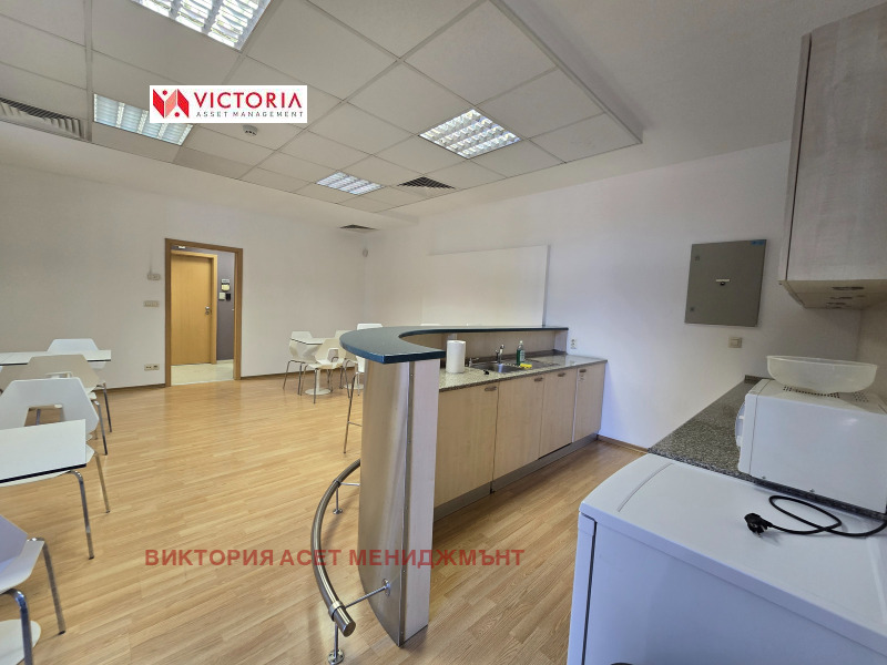 Da affittare  Ufficio Sofia , Dianabad , 120 mq | 69396229 - Immagine [14]