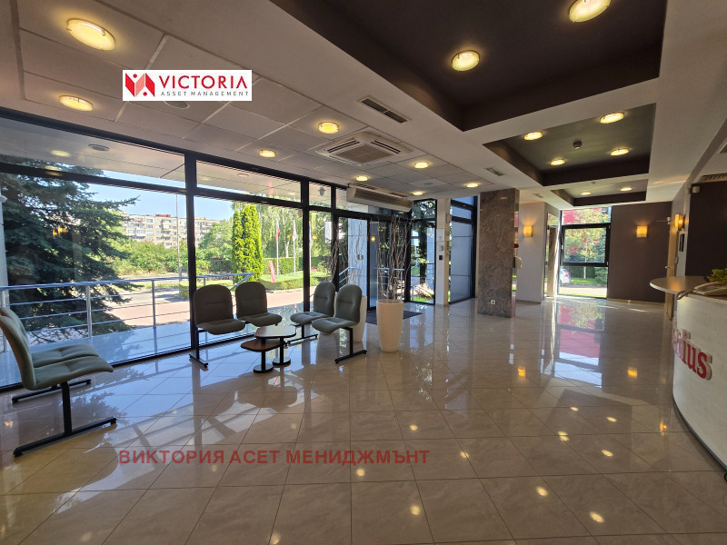 Da affittare  Ufficio Sofia , Dianabad , 120 mq | 69396229