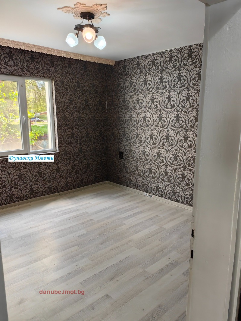 Дава под наем ЕТАЖ ОТ КЪЩА, гр. Русе, Родина 1, снимка 4 - Етаж от къща - 52992129