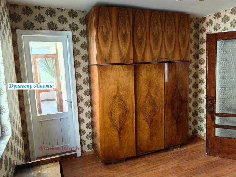 Дава под наем ЕТАЖ ОТ КЪЩА, гр. Русе, Родина 1, снимка 11 - Етаж от къща - 52992129