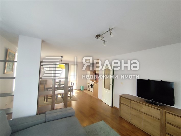 En renta  2 dormitorios Plovdiv , Marasha , 120 metros cuadrados | 90110370