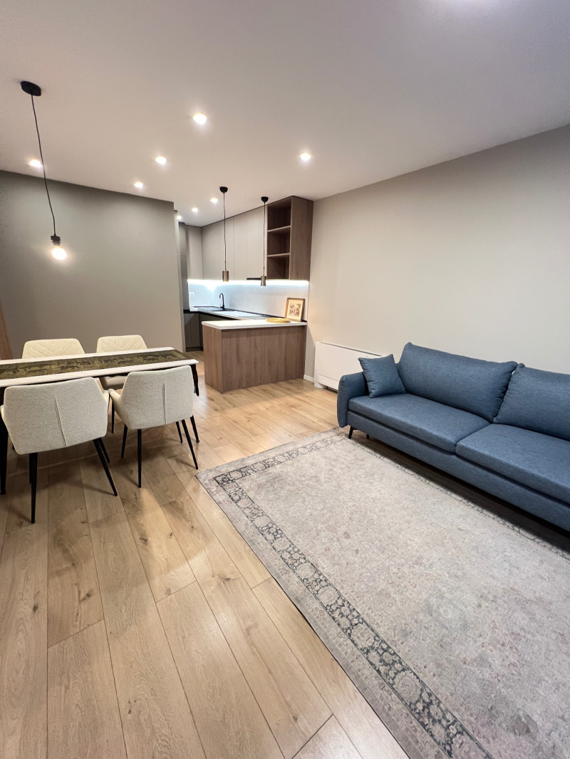 Дава под наем 2-СТАЕН, гр. София, Хладилника