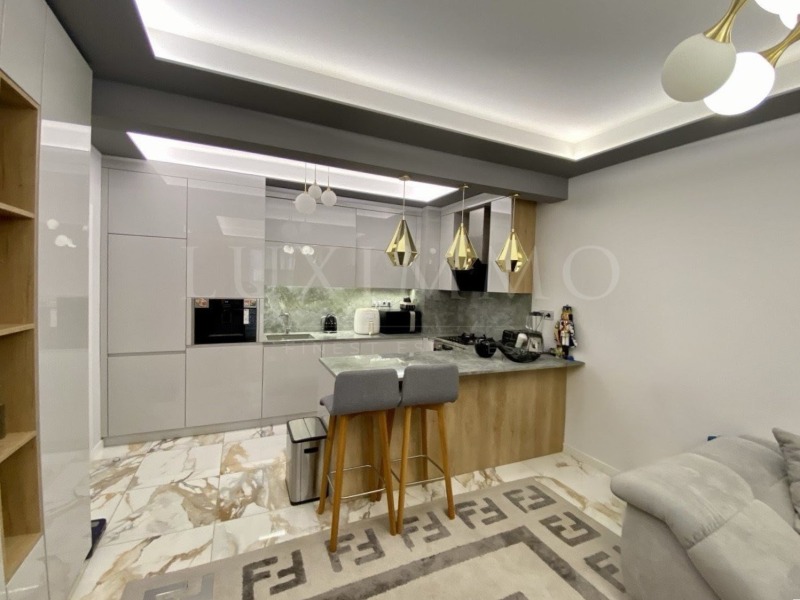 Дава под Наем 2-СТАЕН в град София, Манастирски ливади - 84 кв.м / 800 € » 1 564.66 лв., ЛУКСИММО