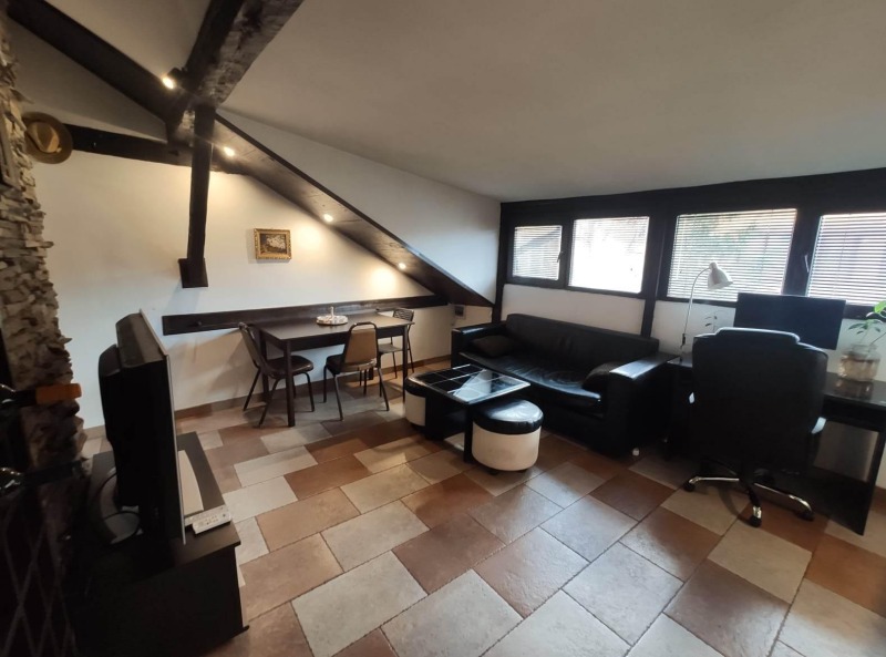 Дава под нем  2-стаен, град София, Център •  475 EUR • ID 68386001 — holmes.bg - [1] 