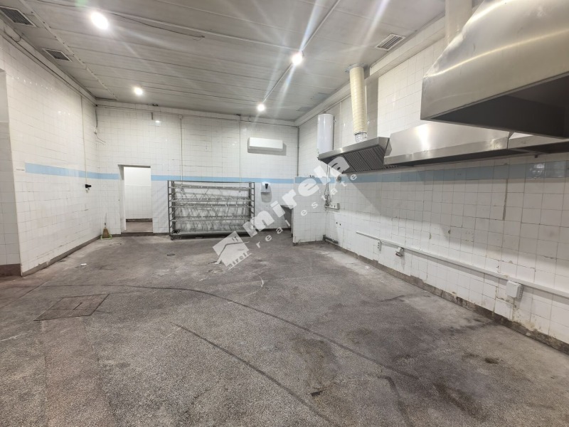 Дава под Наем ПРОМ. ПОМЕЩЕНИЕ в град Ямбол, Каргон - 300 кв.м / 1 000 € » 1 955.83 лв., МИРЕЛА ЯМБОЛ