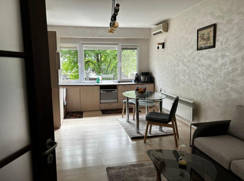 Te huur  Studio Sofia , Ljulin 5 , 49 m² | 65331109 - afbeelding [3]
