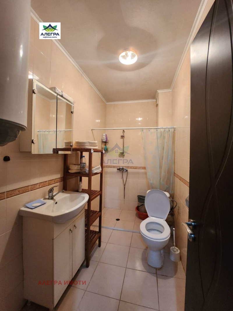 De inchiriat  1 dormitor Pazardjic , Țentâr , 54 mp | 23220246 - imagine [4]