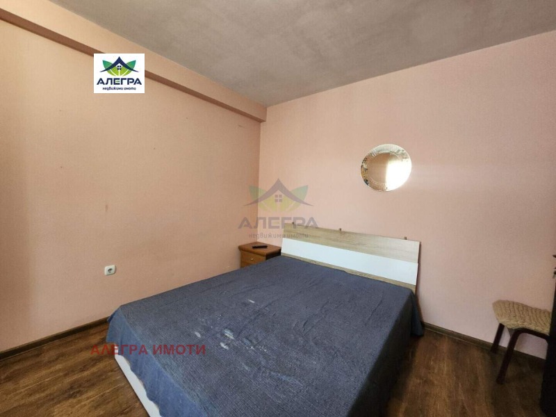De inchiriat  1 dormitor Pazardjic , Țentâr , 54 mp | 23220246 - imagine [2]