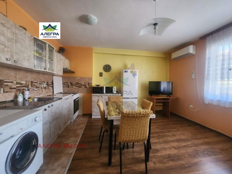 De inchiriat  1 dormitor Pazardjic , Țentâr , 54 mp | 23220246
