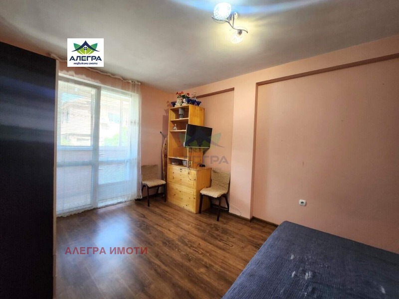 De inchiriat  1 dormitor Pazardjic , Țentâr , 54 mp | 23220246 - imagine [3]