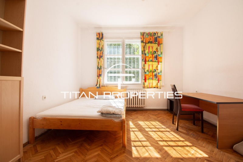 Дава под наем 4-СТАЕН, гр. София, Център, снимка 5 - Апартаменти - 53462143