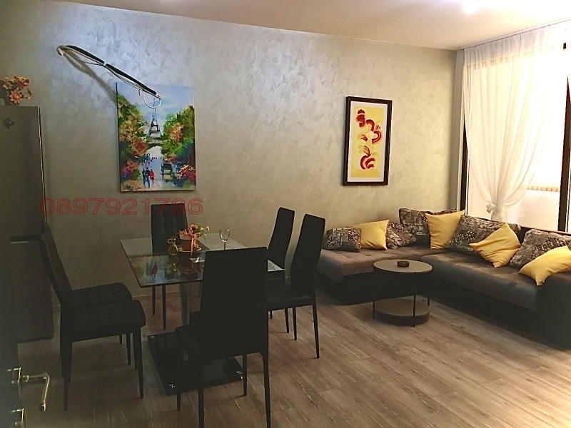 De inchiriat  1 dormitor Razgrad , Țentâr , 70 mp | 26783750 - imagine [2]