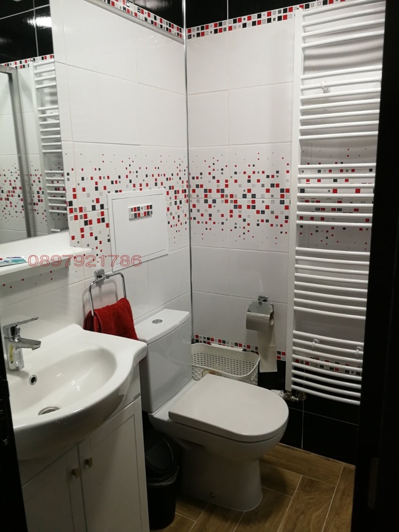 De inchiriat  1 dormitor Razgrad , Țentâr , 70 mp | 26783750 - imagine [3]
