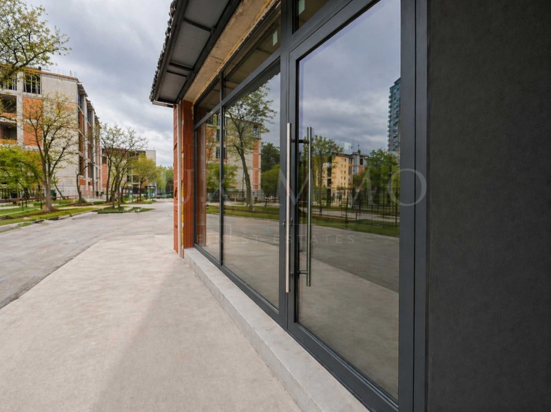 Дава под Наем МАГАЗИН в град София, Младост 3 - 95 кв.м / 1 800 € » 3 520.49 лв., ЛУКСИММО