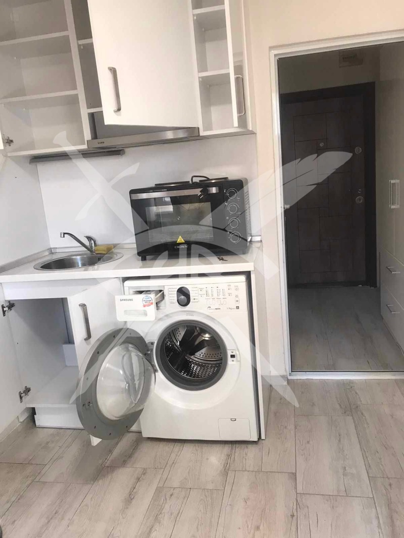 Дава под нем  1-стаен, град Варна, Левски 1 •  265 EUR • ID 33611733 — holmes.bg - [1] 