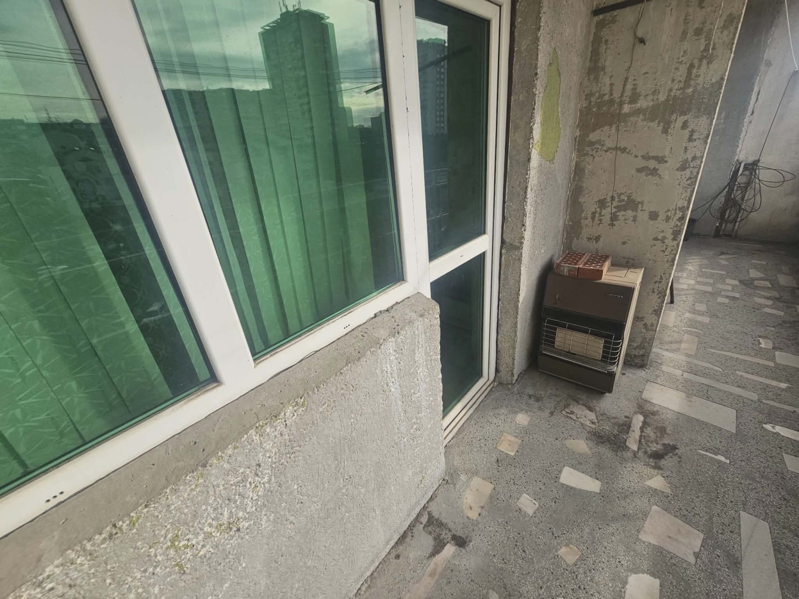 Дава под наем 3-СТАЕН, гр. Кърджали, Възрожденци, снимка 2 - Апартаменти - 53775856