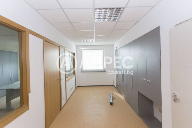 A louer  Bureau Sofia , Vrajdebna , 397 m² | 79379970 - image [2]
