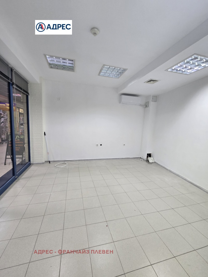 Дава под наем МАГАЗИН, гр. Плевен, Идеален център, снимка 3 - Магазини - 53022139