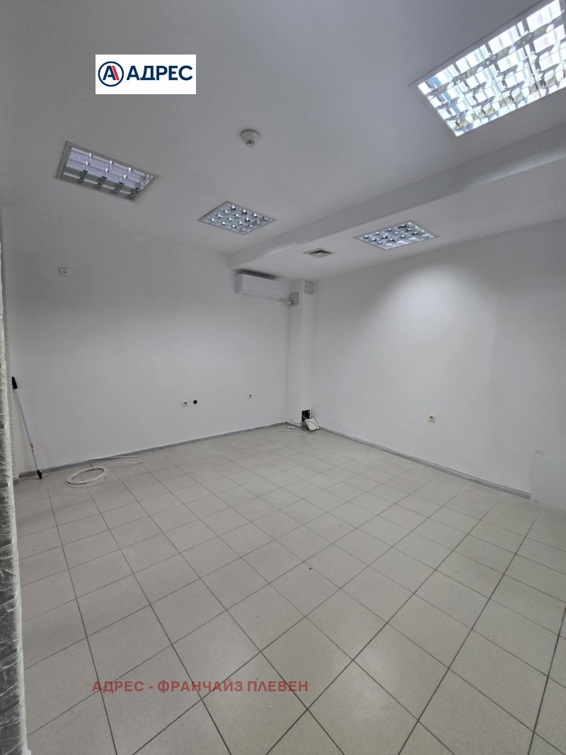 Дава под наем МАГАЗИН, гр. Плевен, Идеален център, снимка 2 - Магазини - 53022139