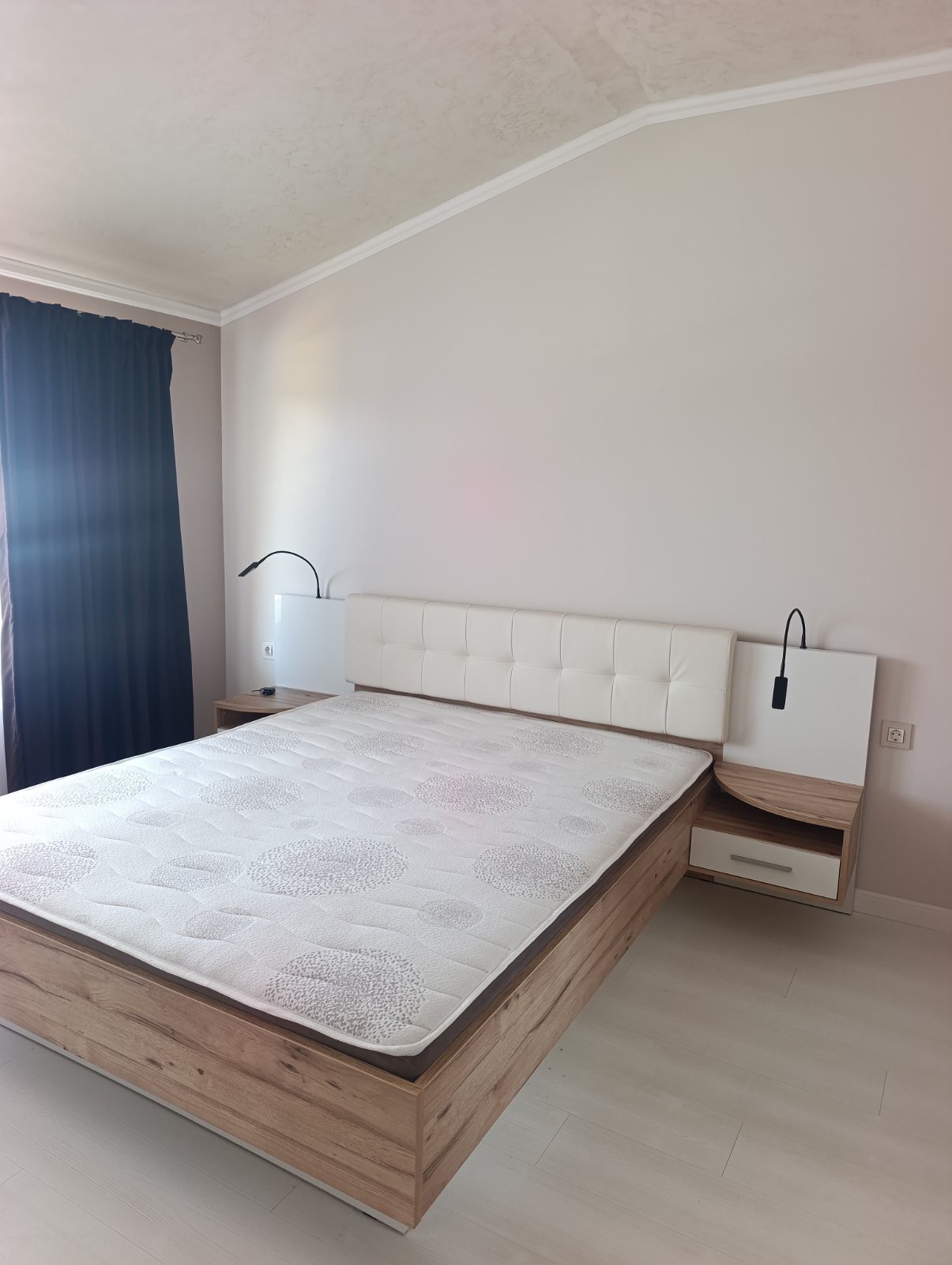 Дава под наем КЪЩА, гр. Карлово, област Пловдив, снимка 8 - Къщи - 53819684