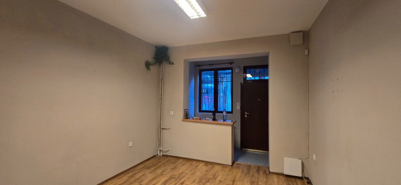 Дава под наем МАГАЗИН, гр. София, Център, снимка 4 - Магазини - 53149337