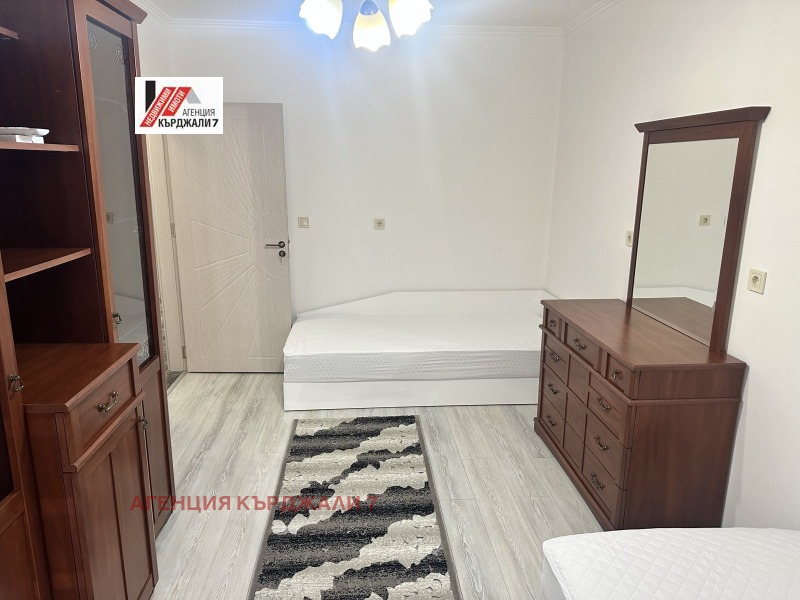 Дава под наем 3-СТАЕН, гр. Кърджали, Център, снимка 6 - Апартаменти - 53148723