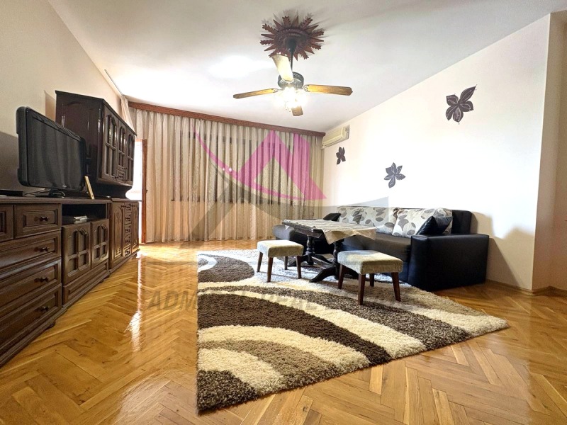 Дава под нем  Многостаен, град Варна, Младост 2 •  562 € • ID 43493525 — holmes.bg - [1] 