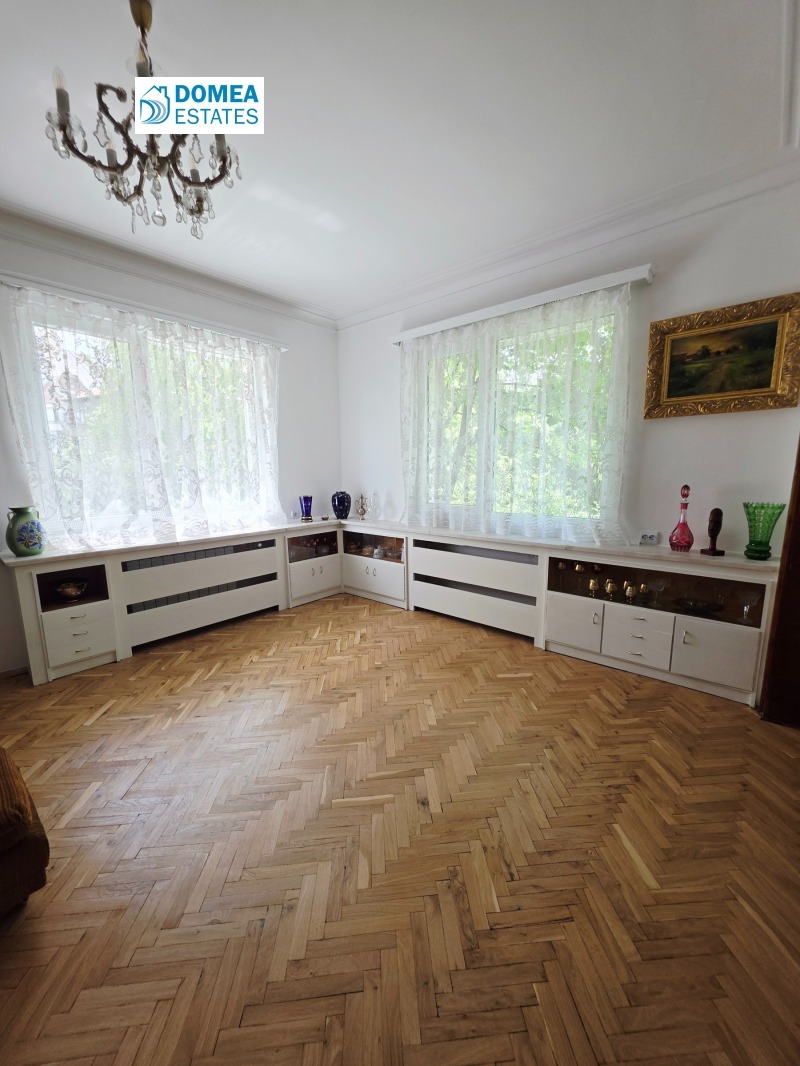 Издаје се  3+ спаваћа соба Софија , Изток , 135 м2 | 34569102