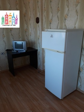 Studio Moszino, Pernik 8