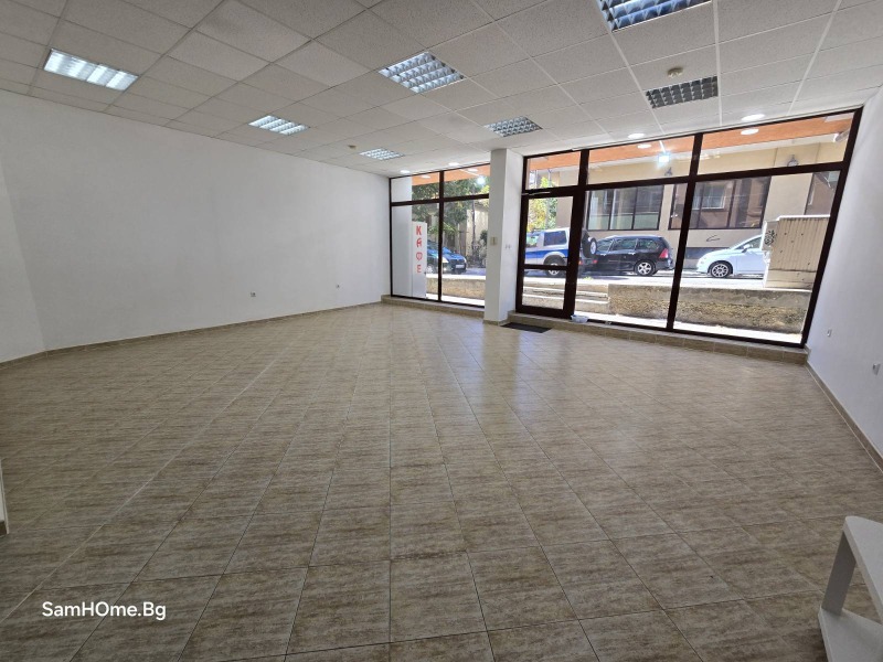 Издаје се  Схоп Варна , Левски 1 , 75 м2 | 22301005