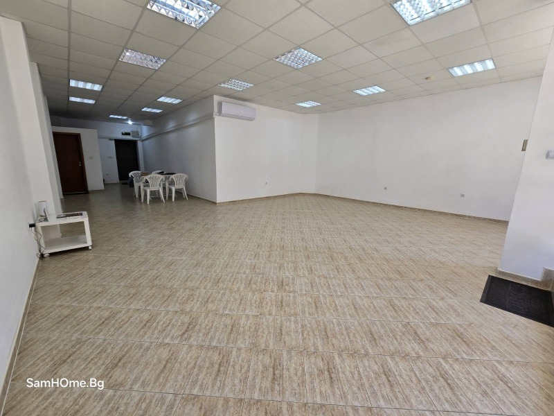 Издаје се  Схоп Варна , Левски 1 , 75 м2 | 22301005 - слика [2]