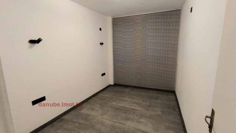 Дава под наем МАГАЗИН, гр. Русе, Център