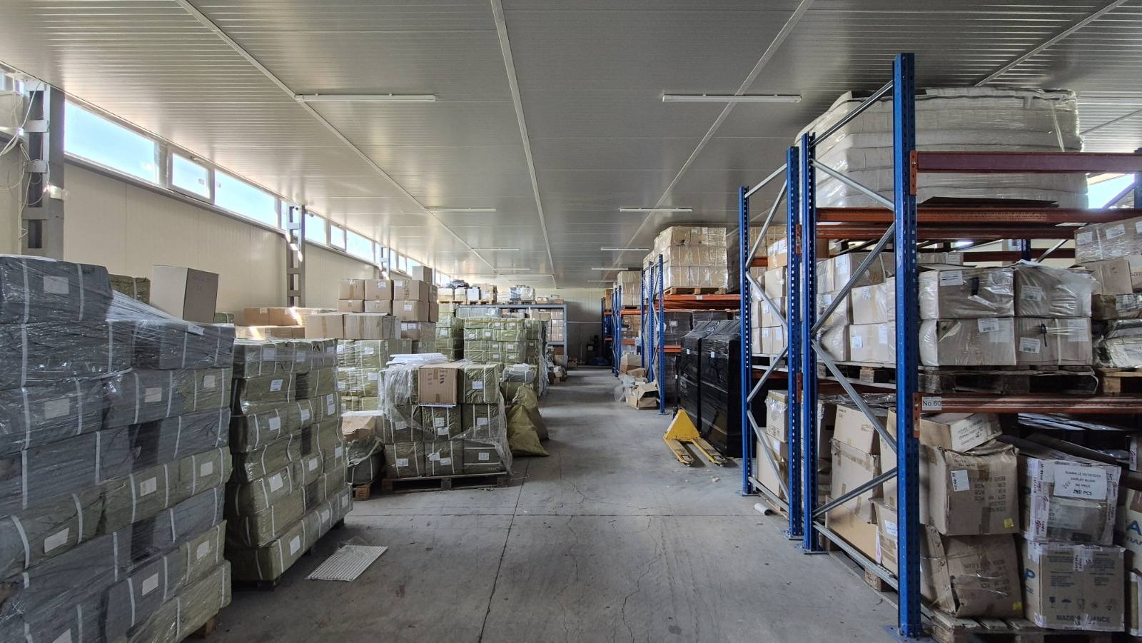 Дава под наем СКЛАД, гр. Радомир, област Перник, снимка 3 - Складове - 54334517