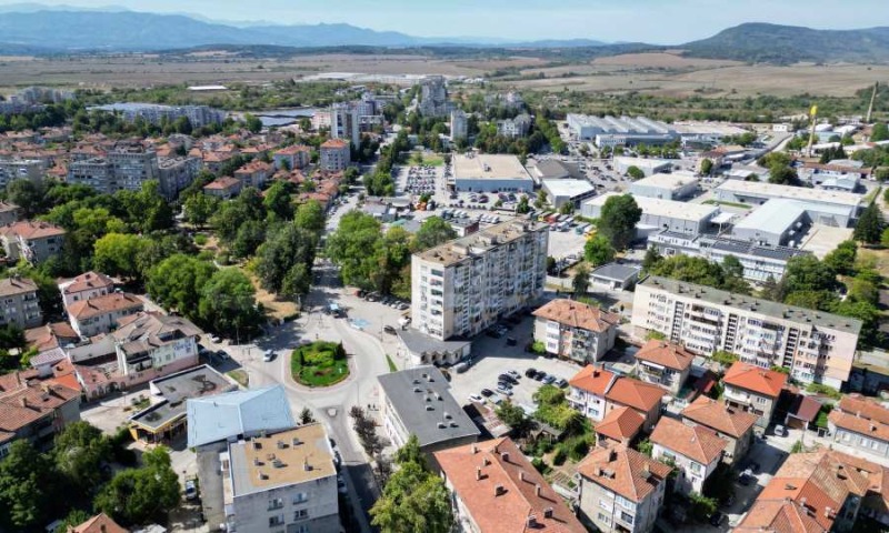 Дава под наем СКЛАД, гр. Севлиево, област Габрово, снимка 2 - Складове - 48206564