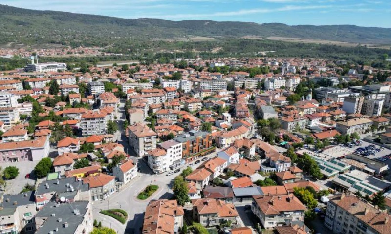 Дава под наем СКЛАД, гр. Севлиево, област Габрово, снимка 1 - Складове - 48206564