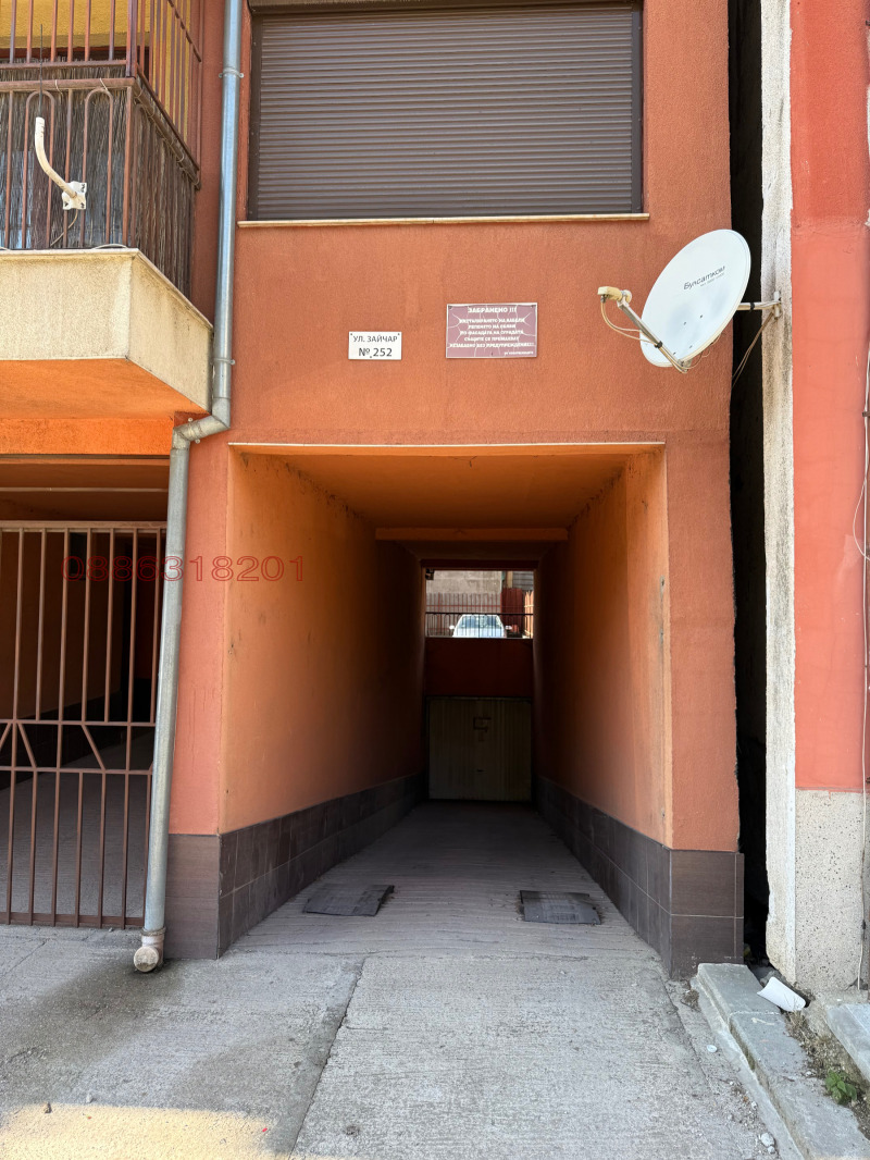 Дава под наем ГАРАЖ, ПАРКОМЯСТО, гр. София, Зона Б-19, снимка 2 - Гаражи и паркоместа - 52892225