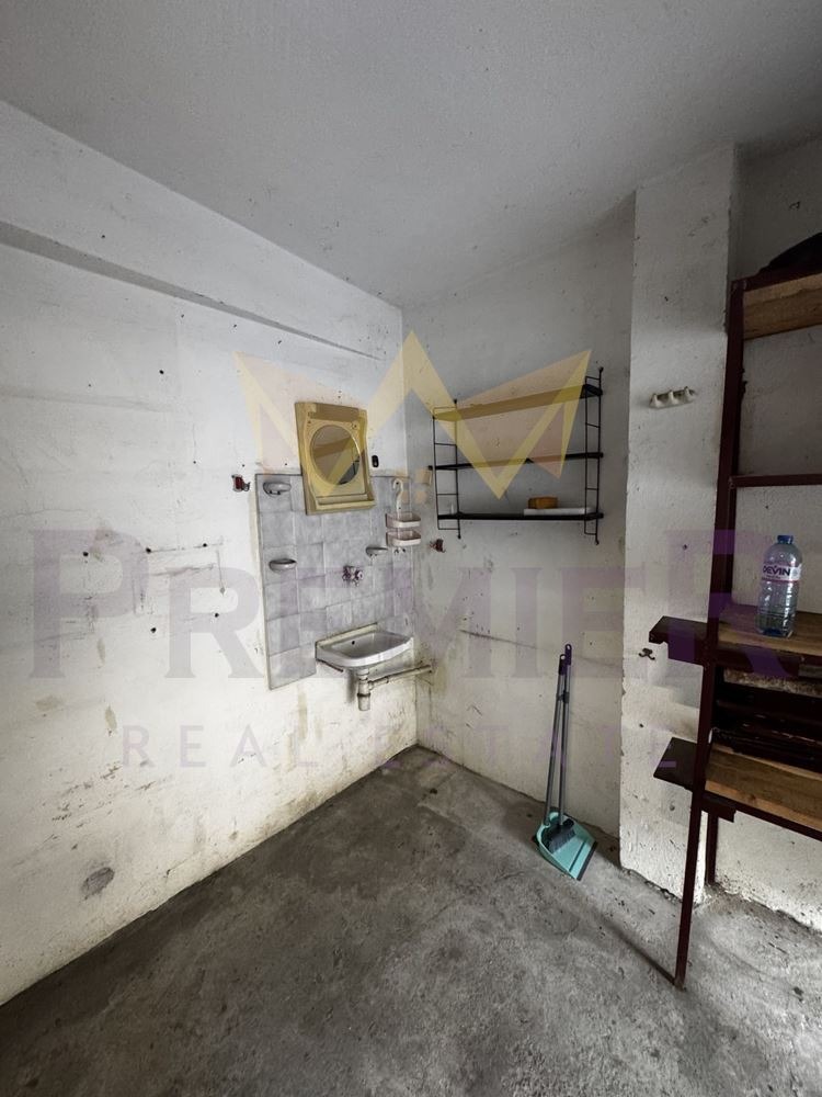 Дава под наем ГАРАЖ, ПАРКОМЯСТО, гр. Варна, Лятно кино Тракия, снимка 3 - Гаражи и паркоместа - 52522588