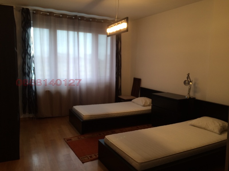 Дава под наем 3-СТАЕН, гр. София, Център, снимка 2 - Апартаменти - 53377077