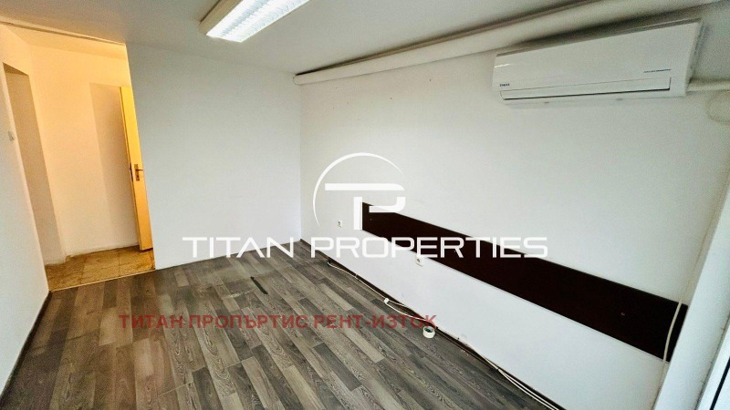 Дава под наем МАГАЗИН, гр. Бургас, Братя Миладинови, снимка 2 - Магазини - 53014410