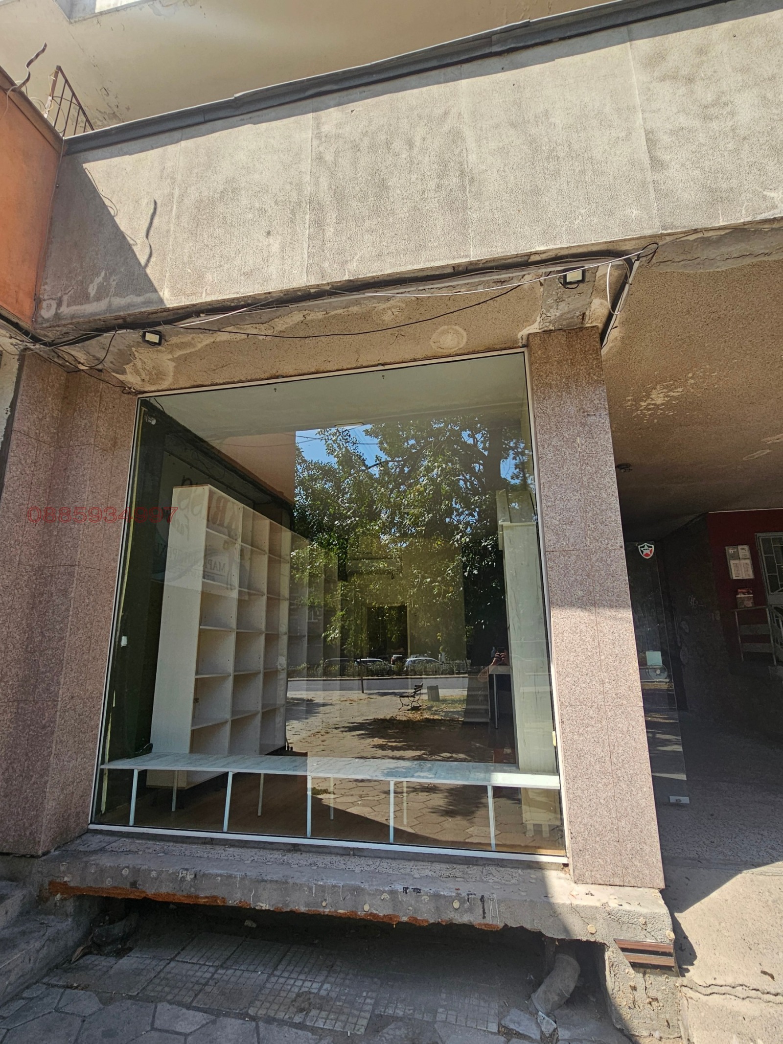 Дава под наем МАГАЗИН, гр. Пловдив, Център, снимка 9 - Магазини - 55949511