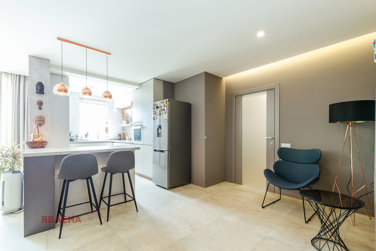 Дава под наем 3-СТАЕН, гр. София, Изгрев, снимка 8 - Апартаменти - 54361437