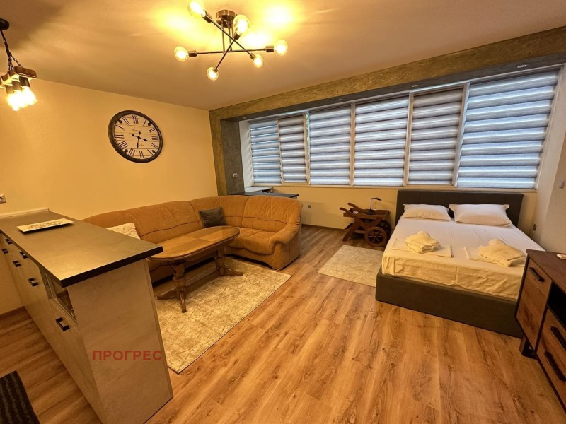 Te huur  Studio Plovdiv , Tsentar , 35 m² | 80921767