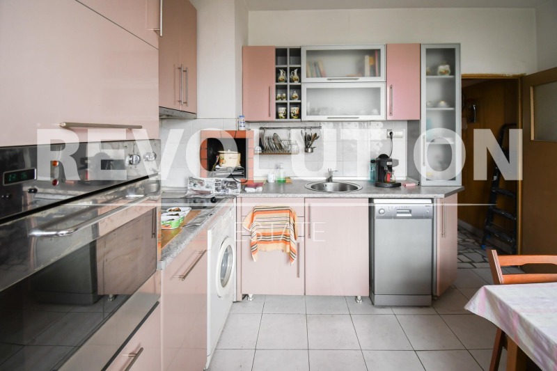 Дава под наем 2-СТАЕН, гр. София, Света Троица