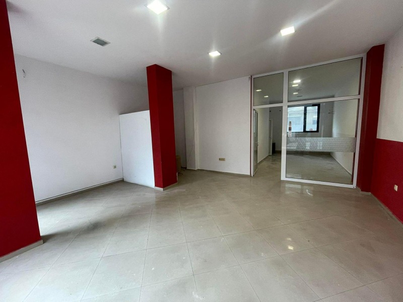 Дава под наем ОФИС, гр. Варна, Зимно кино Тракия, снимка 3 - Офиси - 53520782